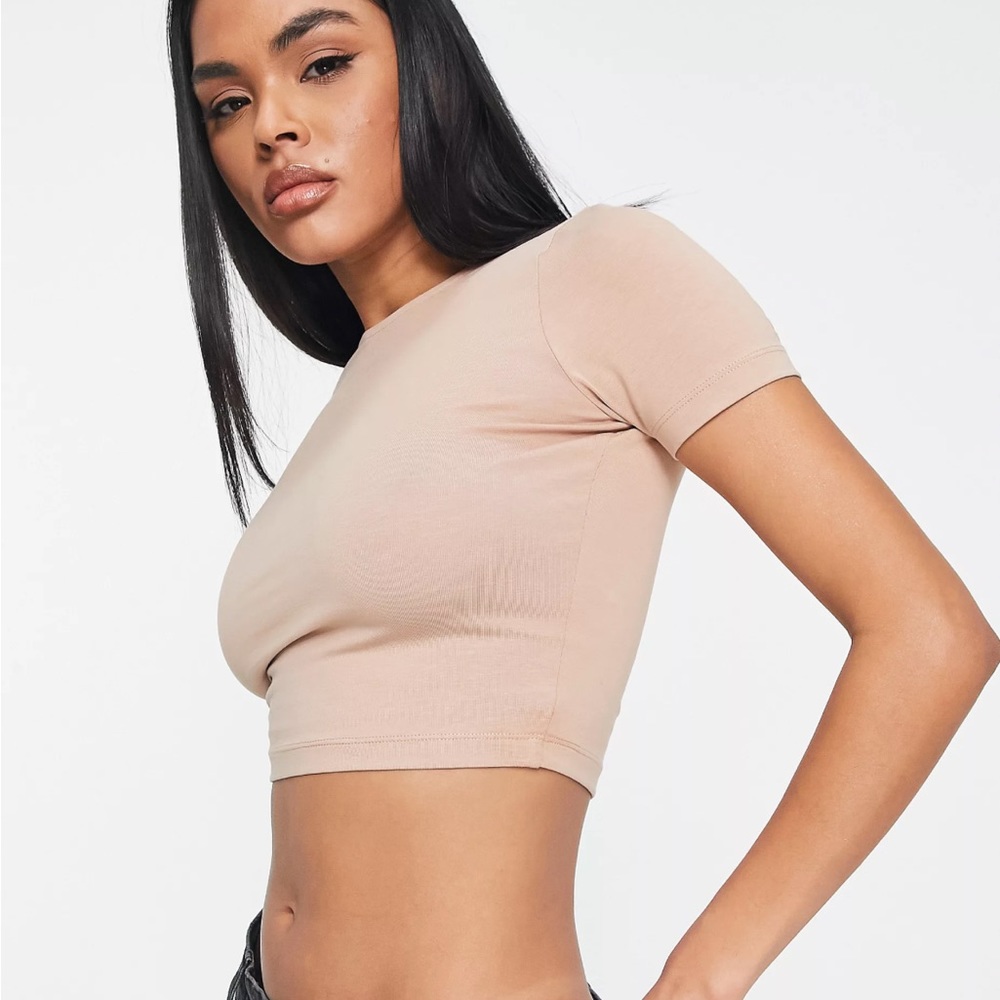 ASOS Design- fitted crop t-shirt in taupe